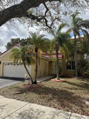 644 Sand Creek Cir, Weston, FL 33327