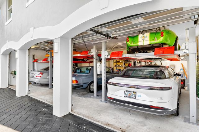 6 Cloister Circle, West Palm Beach, FL 33401