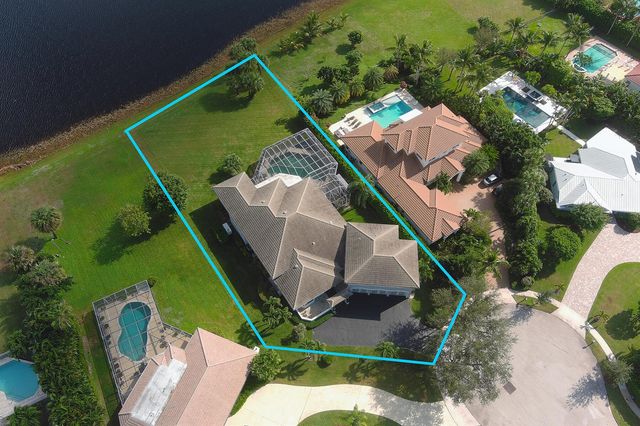 6 Cloister Circle, West Palm Beach, FL 33401