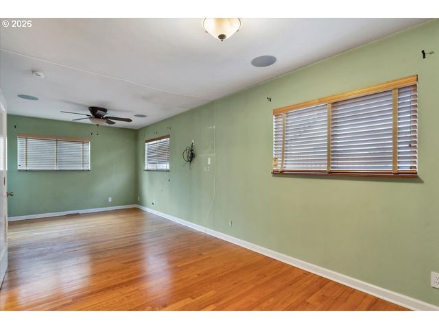 3330 Sw 87TH Ave, Portland, OR 97225