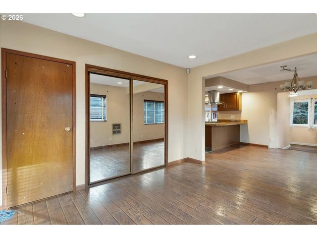 3330 Sw 87TH Ave, Portland, OR 97225