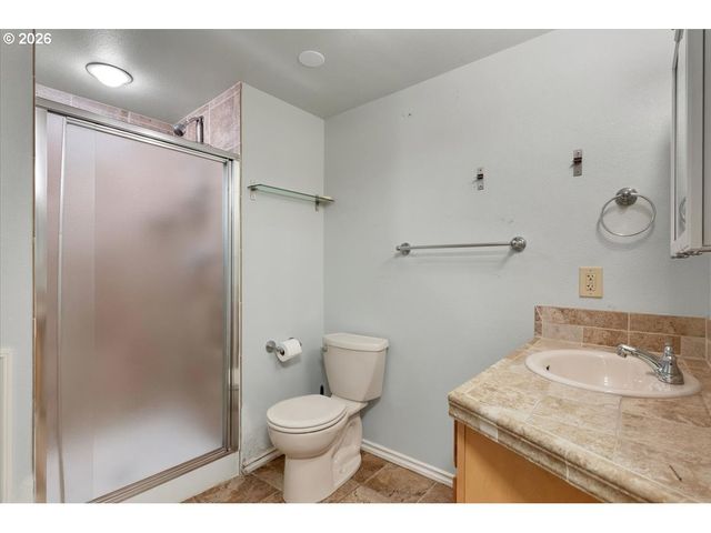 3330 Sw 87TH Ave, Portland, OR 97225