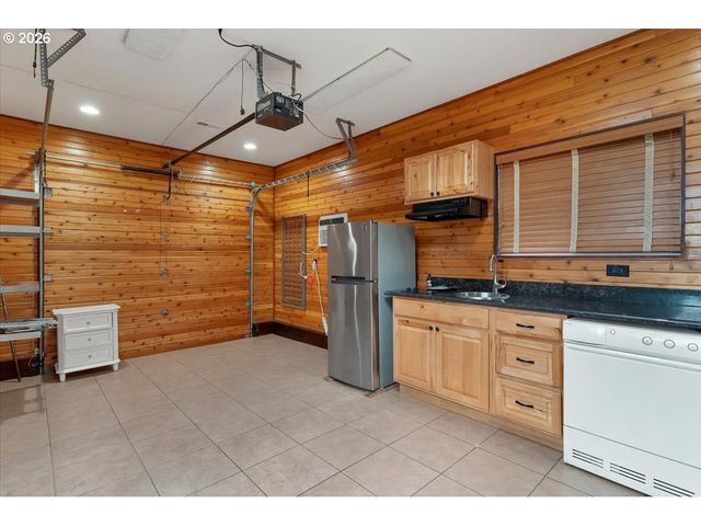 3330 Sw 87TH Ave, Portland, OR 97225