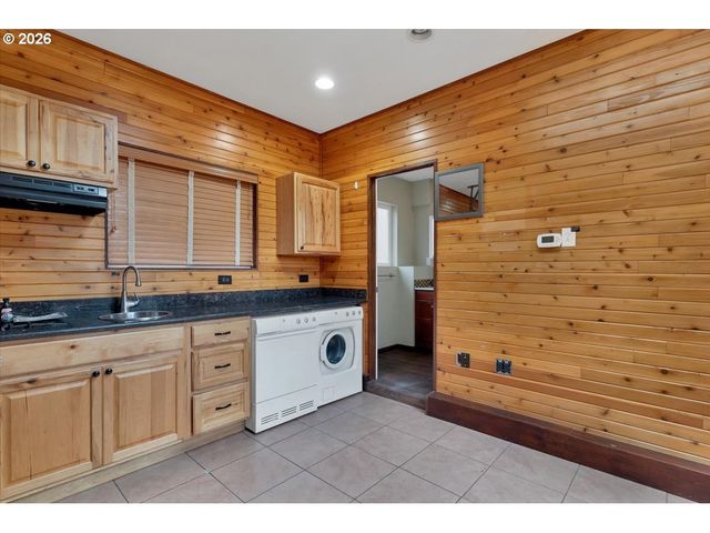 3330 Sw 87TH Ave, Portland, OR 97225