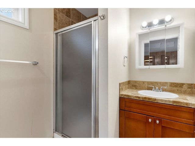 3330 Sw 87TH Ave, Portland, OR 97225