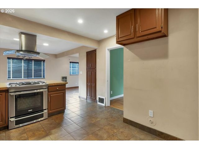 3330 Sw 87TH Ave, Portland, OR 97225