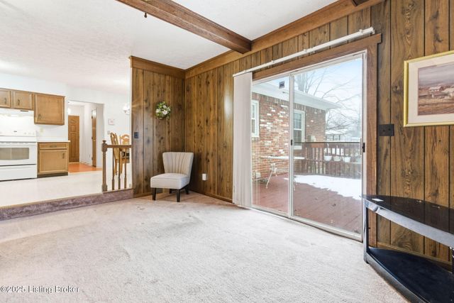 7106 McKenna Ct, Louisville, KY 40291