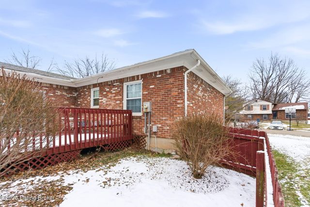 7106 McKenna Ct, Louisville, KY 40291