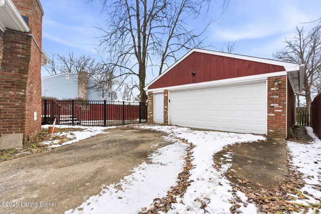 7106 McKenna Ct, Louisville, KY 40291