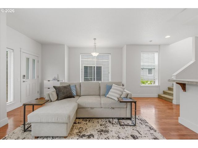 10565 Ne AVERY Way, Hillsboro, OR 97006