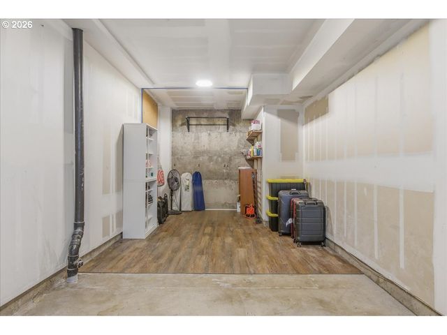 10565 Ne AVERY Way, Hillsboro, OR 97006