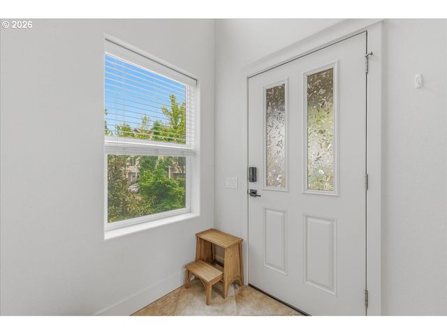 10565 Ne AVERY Way, Hillsboro, OR 97006