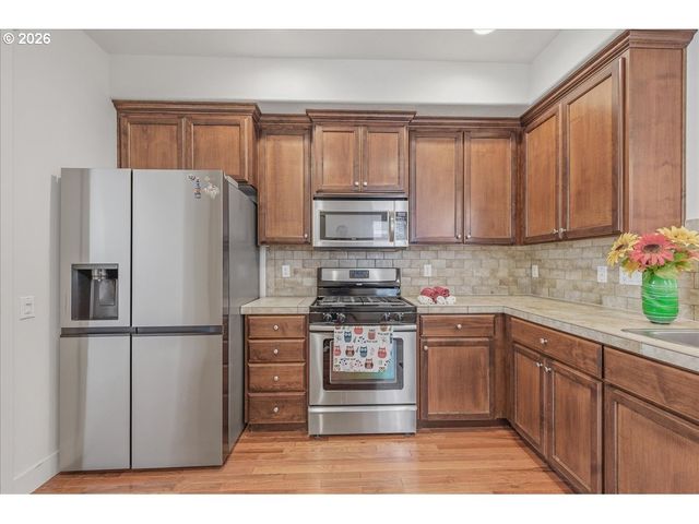 10565 Ne AVERY Way, Hillsboro, OR 97006