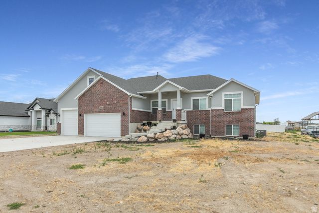 2543 W 3100 N, Farr West, UT 84404