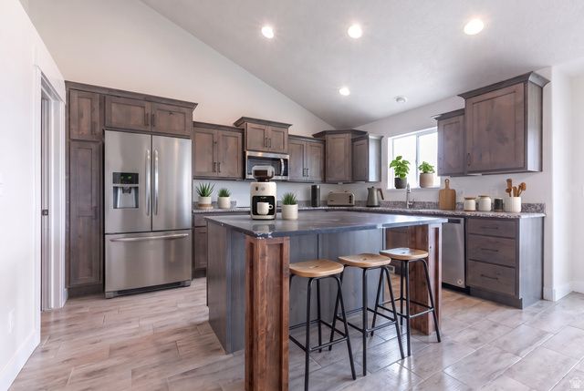 2543 W 3100 N, Farr West, UT 84404