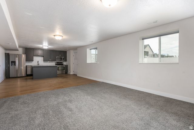 2543 W 3100 N, Farr West, UT 84404