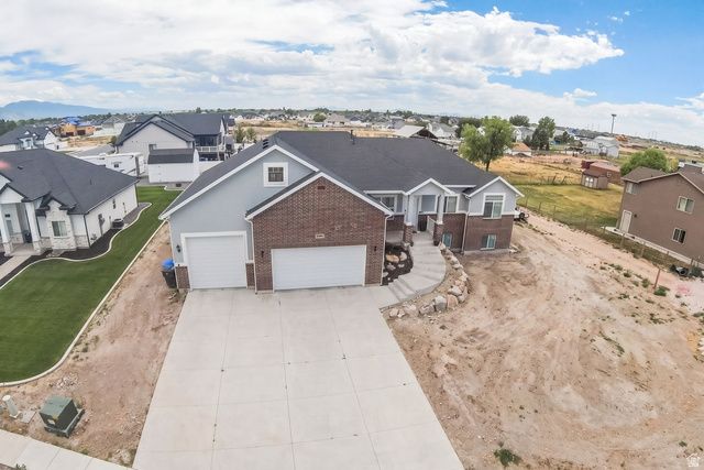2543 W 3100 N, Farr West, UT 84404