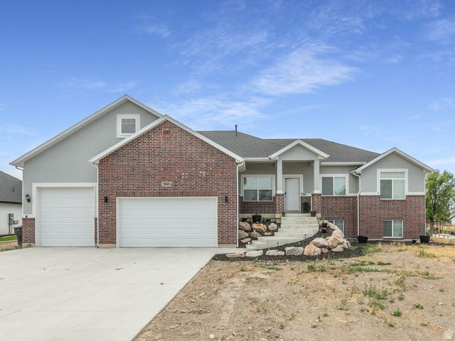 2543 W 3100 N, Farr West, UT 84404