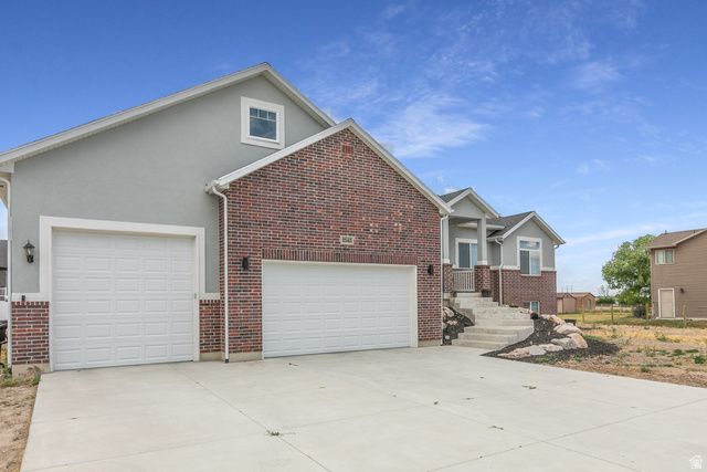 2543 W 3100 N, Farr West, UT 84404