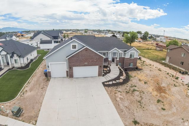 2543 W 3100 N, Farr West, UT 84404