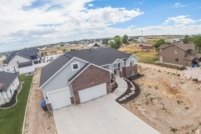 2543 W 3100 N, Farr West, UT 84404