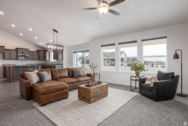 2543 W 3100 N, Farr West, UT 84404