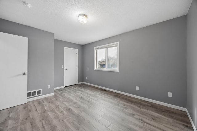 1609 82nd Avenue N, Brooklyn Park, MN 55444