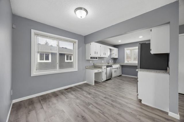 1609 82nd Avenue N, Brooklyn Park, MN 55444