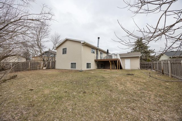 1609 82nd Avenue N, Brooklyn Park, MN 55444