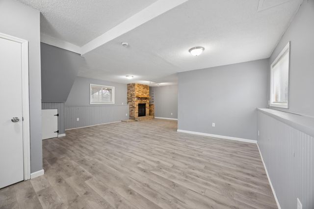 1609 82nd Avenue N, Brooklyn Park, MN 55444