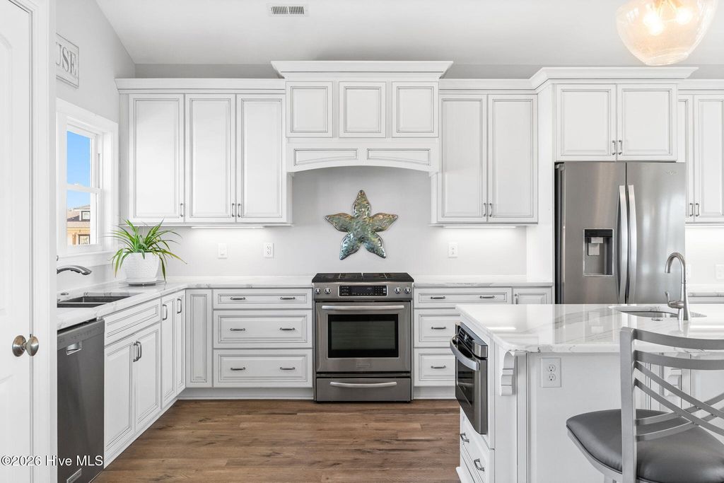 Image 11 of property listing at 392 Ocean Boulevard W, Supply, NC 28462