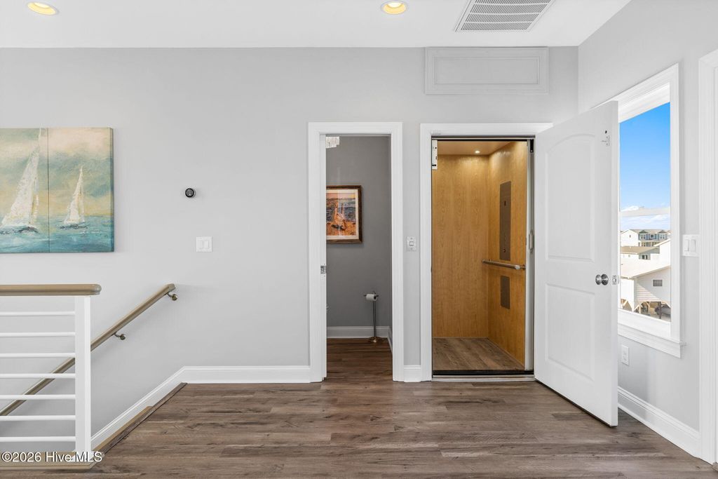 Image 13 of property listing at 392 Ocean Boulevard W, Supply, NC 28462