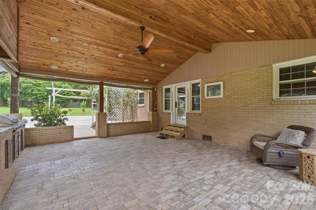 6108 Mallard Drive, Charlotte, NC 28227
