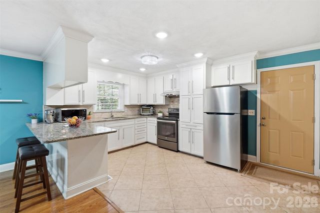 6108 Mallard Drive, Charlotte, NC 28227