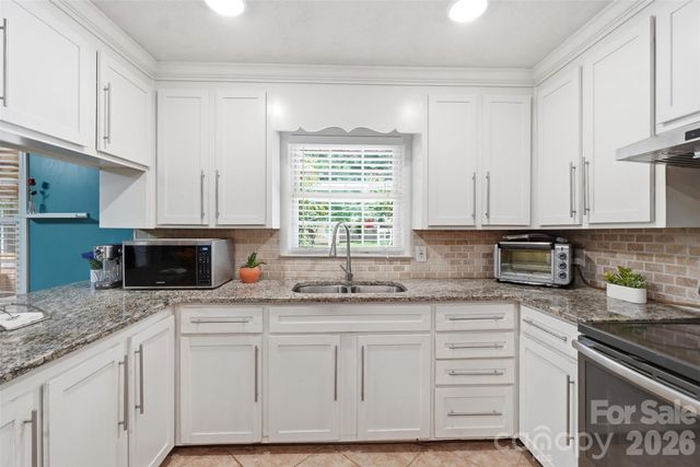 6108 Mallard Drive, Charlotte, NC 28227