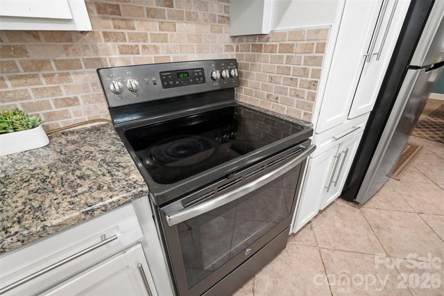 6108 Mallard Drive, Charlotte, NC 28227