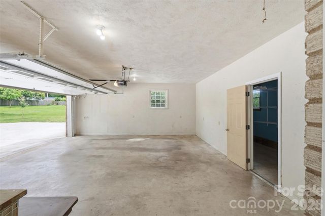 6108 Mallard Drive, Charlotte, NC 28227