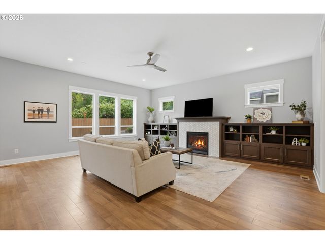 11409 Sw SUZANNE Pl, Portland, OR 97223