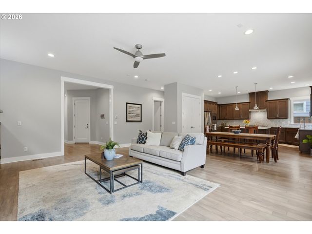 11409 Sw SUZANNE Pl, Portland, OR 97223