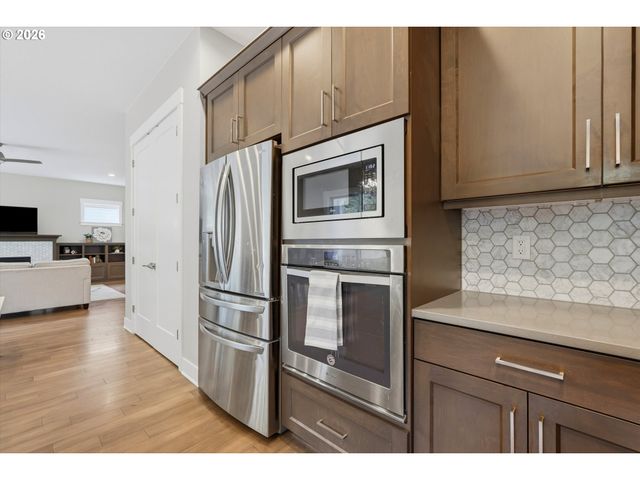 11409 Sw SUZANNE Pl, Portland, OR 97223