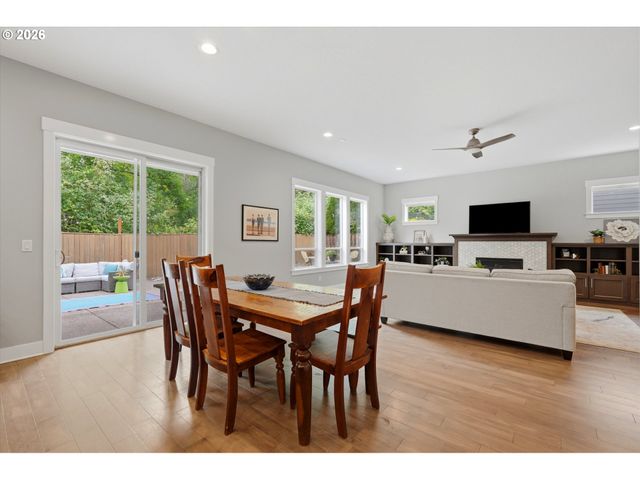 11409 Sw SUZANNE Pl, Portland, OR 97223