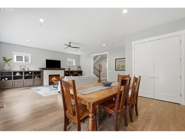 11409 Sw SUZANNE Pl, Portland, OR 97223