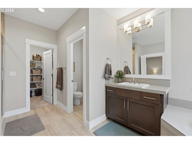 11409 Sw SUZANNE Pl, Portland, OR 97223