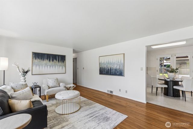 14205 11th Avenue SW, Burien, WA 98166