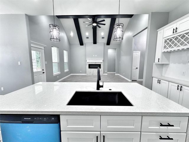 1530 Road 66119, Dayton, TX 77535
