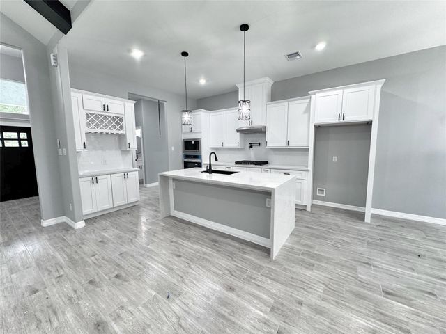 1530 Road 66119, Dayton, TX 77535