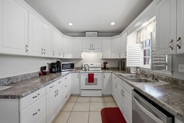858 River Forest Run, Cleveland, GA 30528