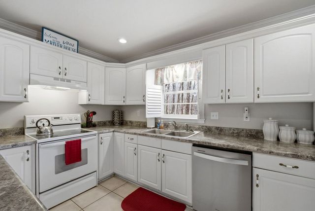858 River Forest Run, Cleveland, GA 30528