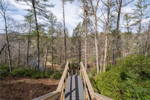 858 River Forest Run, Cleveland, GA 30528