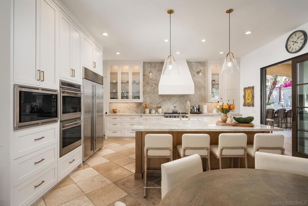 1040 Crest Dr, Encinitas, CA 92024 — photo 2